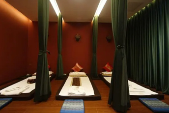 哈尔滨泰式按摩的被动瑜伽：当身体被折叠成诗